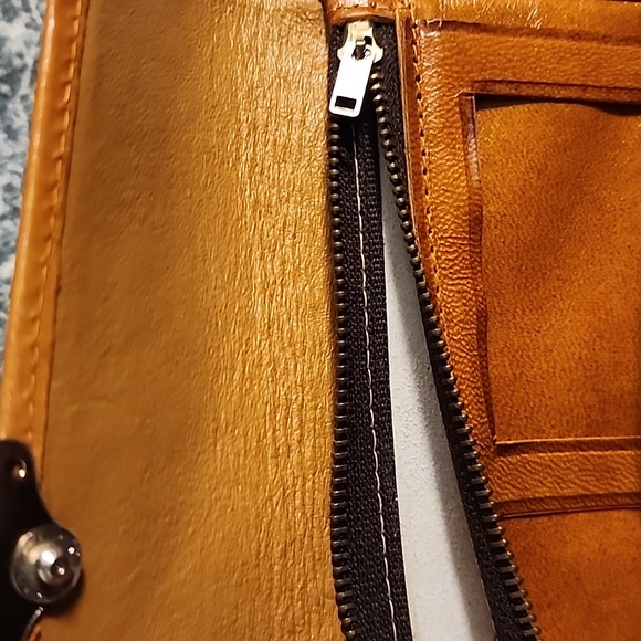 💥Sale!💥 Floral Leather Wallet - Picture 8 of 10